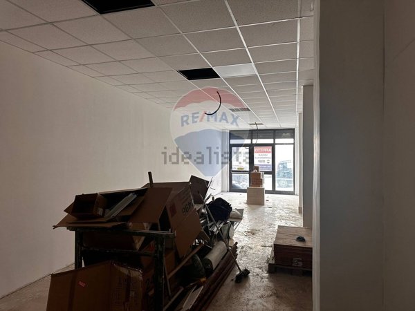 locale commerciale in affitto a Benevento