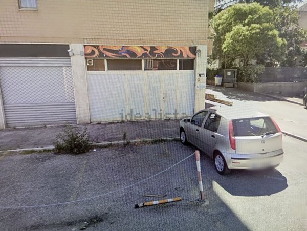 locale commerciale in affitto a Benevento in zona Ferrovia