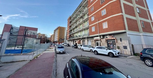 locale commerciale in affitto a Benevento in zona Libertà