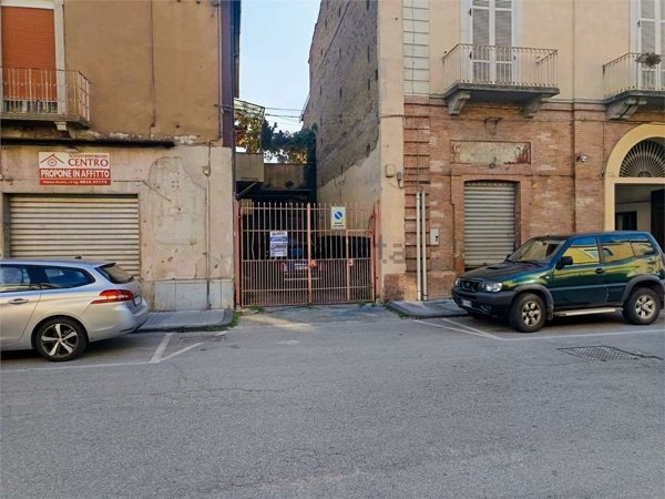 locale commerciale in affitto a Benevento