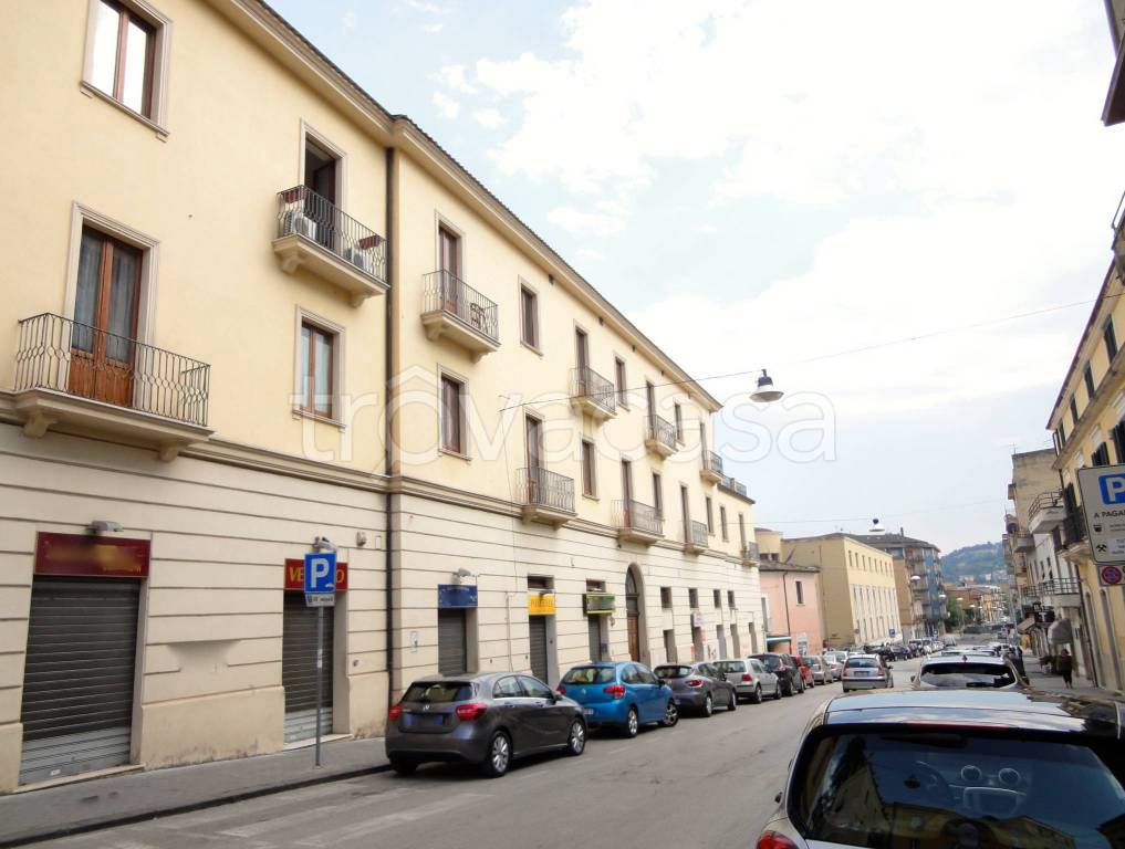 negozio in affitto a Benevento in zona Porta Rufina