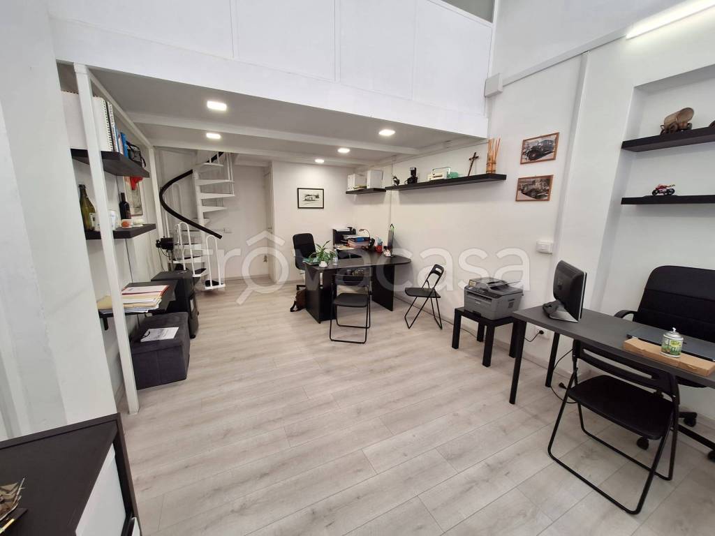 locale commerciale in affitto a Benevento in zona Ferrovia