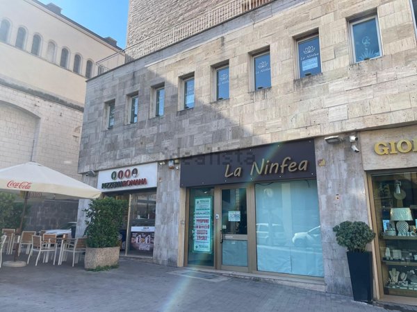 negozio in affitto a Benevento in zona Centro Storico