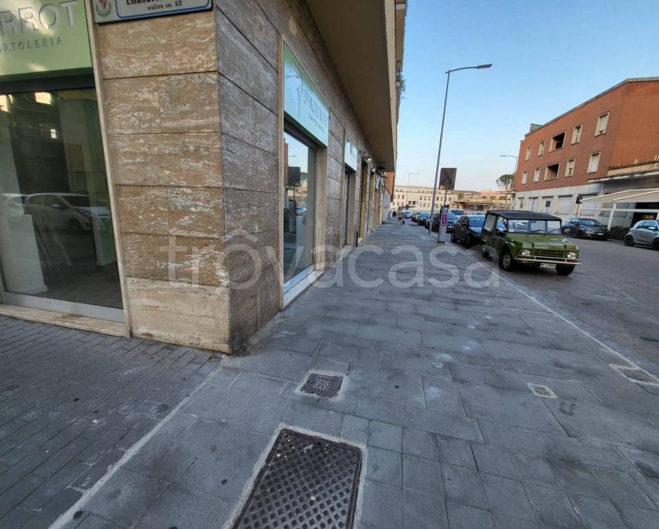 negozio in affitto a Benevento in zona Centro Storico