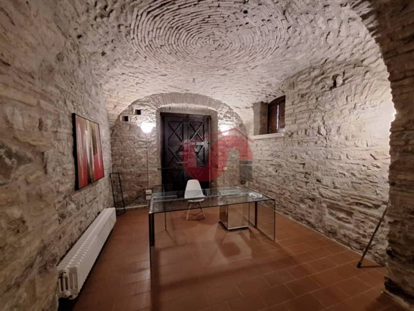 locale commerciale in affitto a Benevento in zona Centro Storico