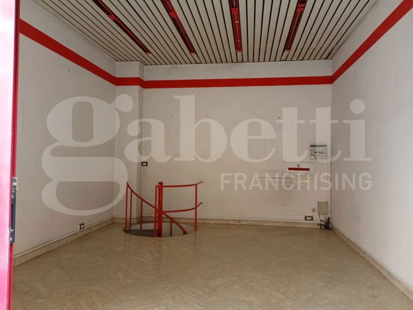 locale commerciale in affitto a Benevento in zona Centro Storico