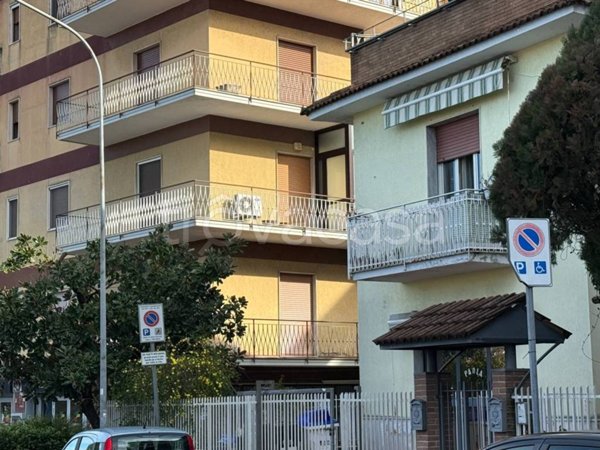 negozio in affitto a Benevento in zona Mellusi / Atlantici