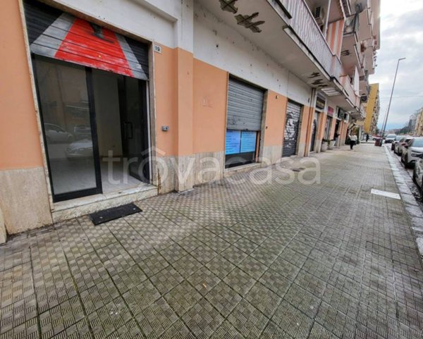 negozio in affitto a Benevento in zona Libertà