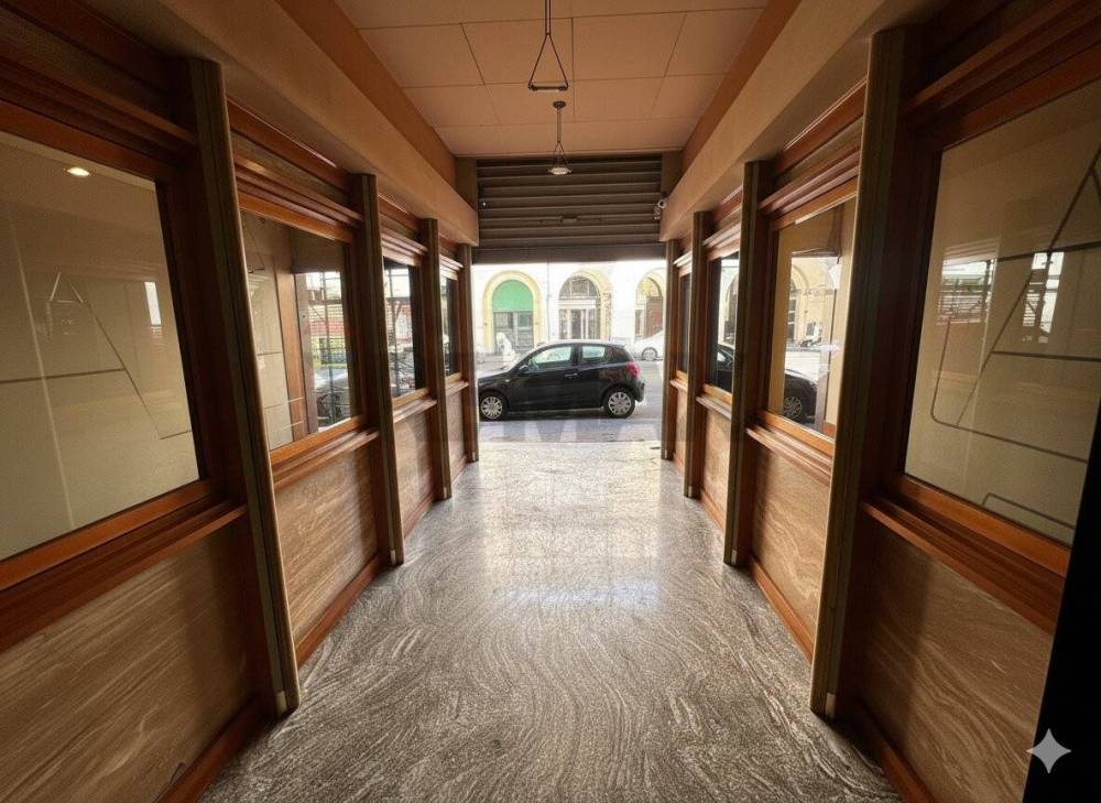 locale commerciale in affitto a Benevento in zona Centro Storico