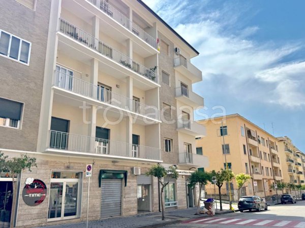 negozio in affitto a Benevento in zona Mellusi / Atlantici