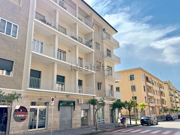 locale commerciale in affitto a Benevento in zona Mellusi / Atlantici