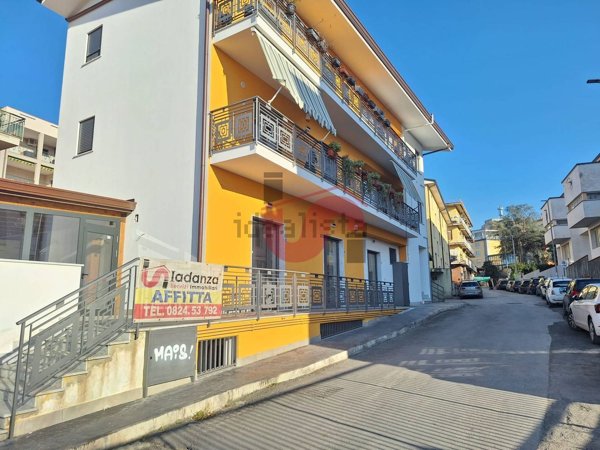 locale commerciale in affitto a Benevento in zona Centro Storico