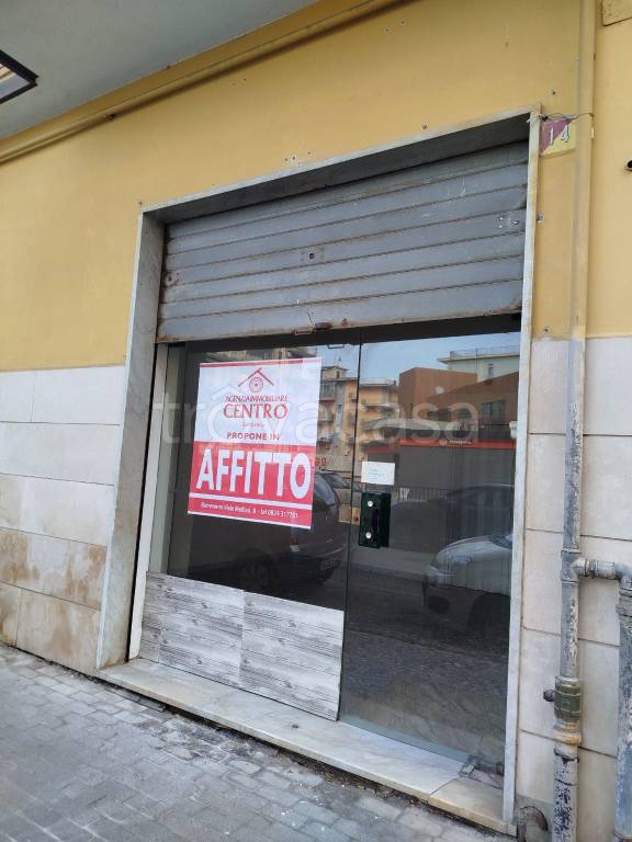 negozio in affitto a Benevento in zona Mellusi / Atlantici
