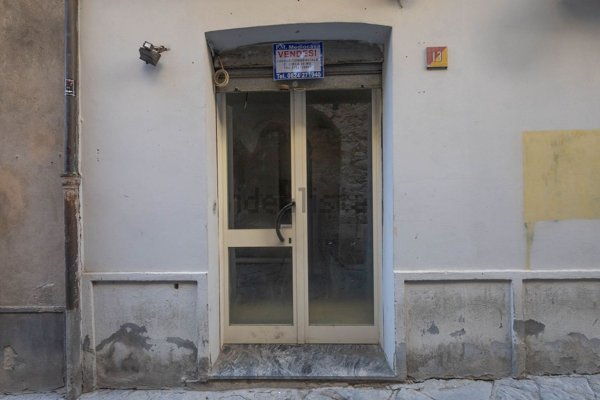 locale commerciale in affitto a Benevento in zona Centro Storico