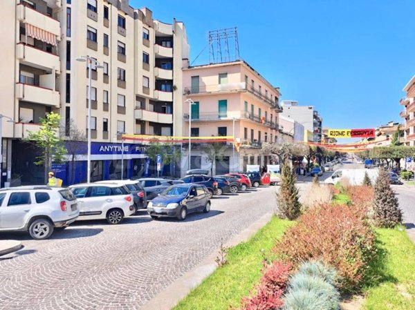 negozio in affitto a Benevento in zona Ferrovia