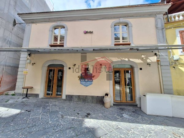 negozio in affitto a Benevento in zona Centro Storico