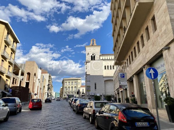 negozio in affitto a Benevento in zona Centro Storico