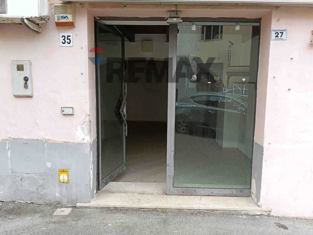 negozio in affitto a Benevento in zona Porta Rufina