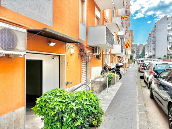 negozio in affitto a Benevento in zona Mellusi / Atlantici