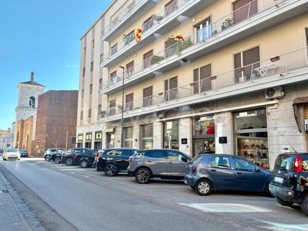 negozio in affitto a Benevento in zona Centro Storico