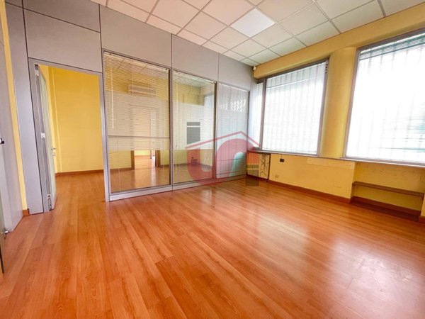 locale commerciale in affitto a Benevento in zona Pacevecchia