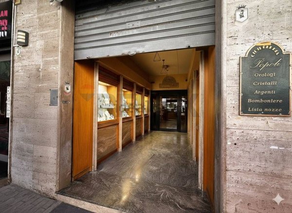 locale commerciale in affitto a Benevento in zona Centro Storico