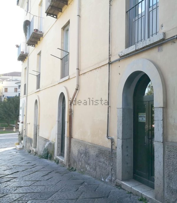 locale commerciale in affitto a Benevento in zona Centro Storico