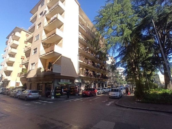 locale commerciale in affitto a Benevento in zona Mellusi / Atlantici