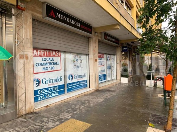 locale commerciale in affitto a Benevento in zona Mellusi / Atlantici