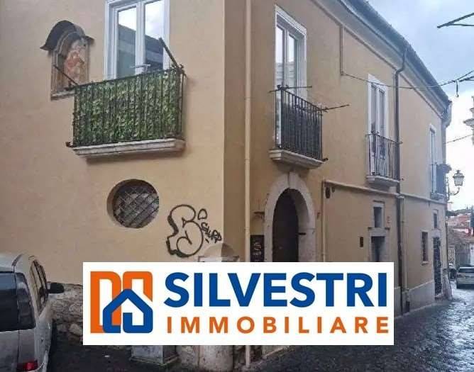 negozio in affitto a Benevento in zona Centro Storico
