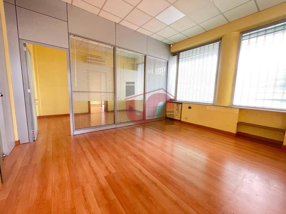 locale commerciale in affitto a Benevento in zona Pacevecchia