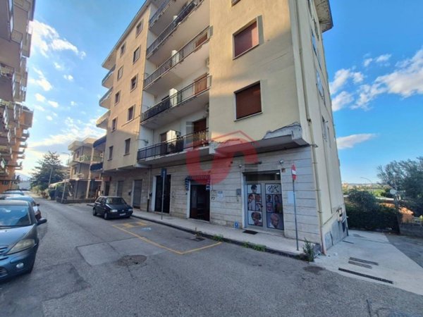 locale commerciale in affitto a Benevento