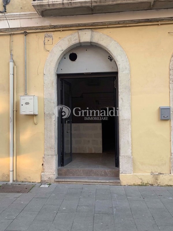 locale commerciale in affitto a Benevento in zona Centro Storico