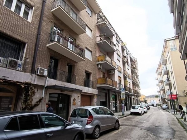 locale commerciale in affitto a Benevento in zona Centro Storico