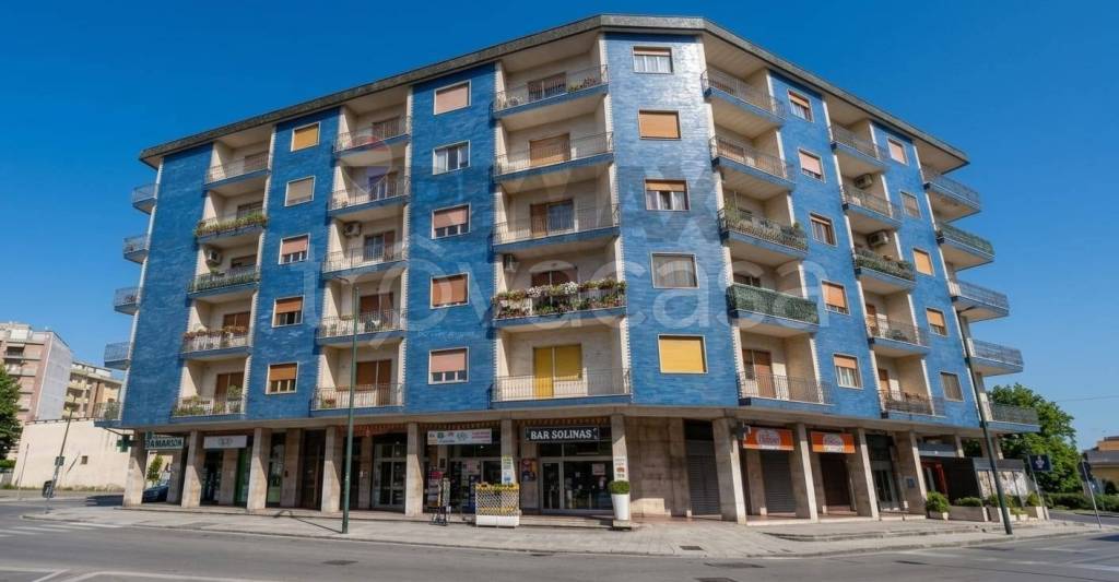 negozio in affitto a Benevento in zona Centro Storico