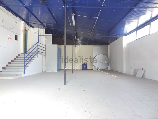 locale commerciale in affitto a Calvi