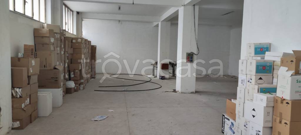 locale commerciale in affitto a Durazzano