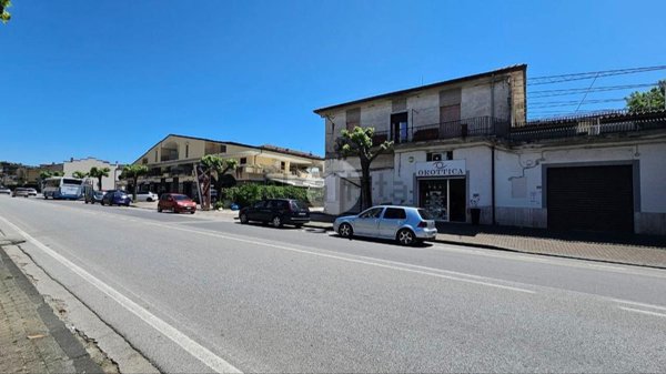 negozio in affitto a Montesarchio