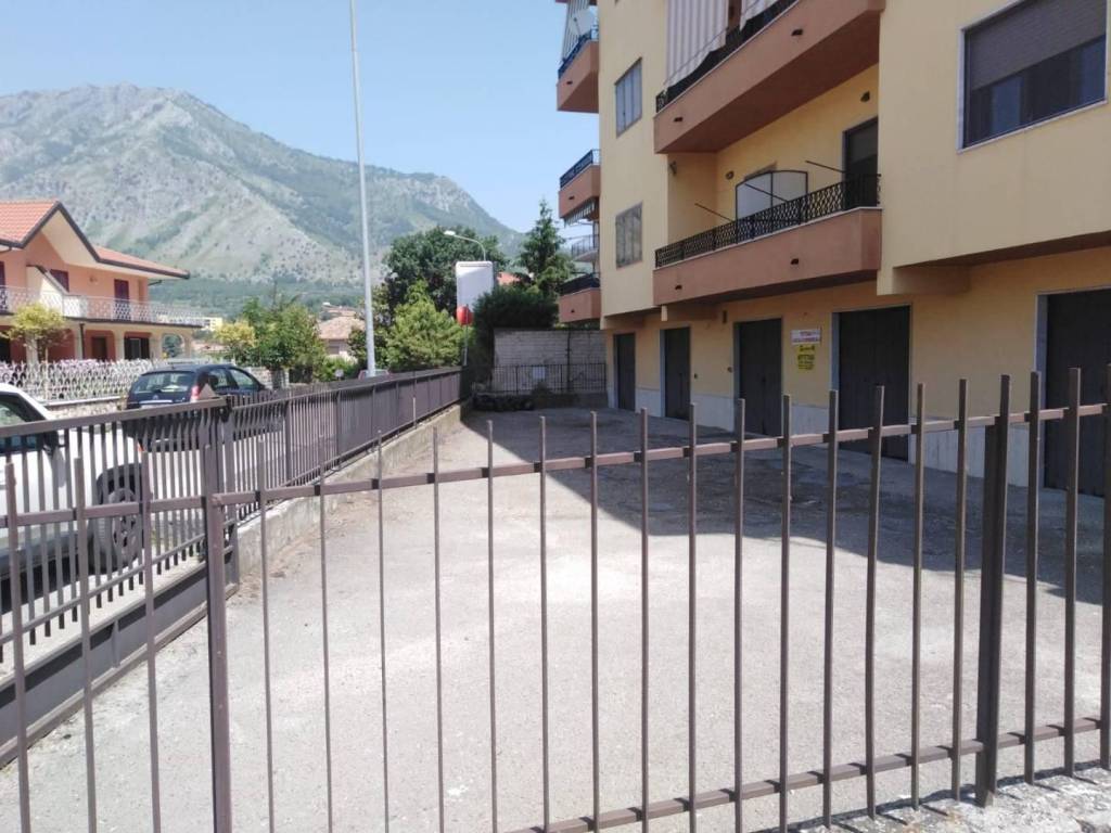 negozio in affitto a Montesarchio