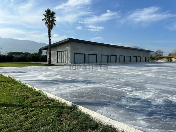 locale commerciale in affitto a Montesarchio