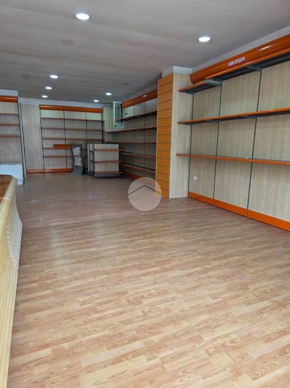 negozio in affitto a Montesarchio