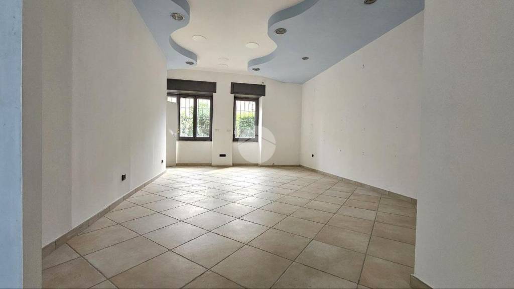 negozio in affitto a Montesarchio