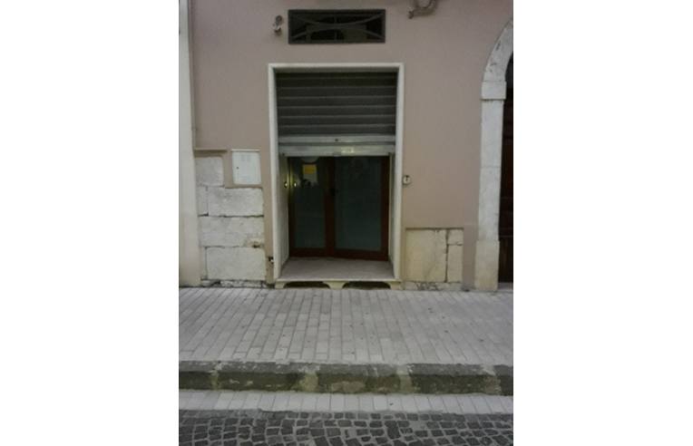 negozio in affitto a Montesarchio