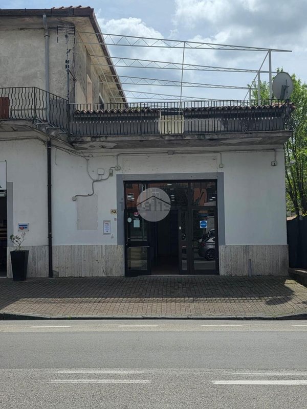 locale commerciale in affitto a Montesarchio