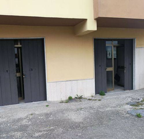 negozio in affitto a Montesarchio