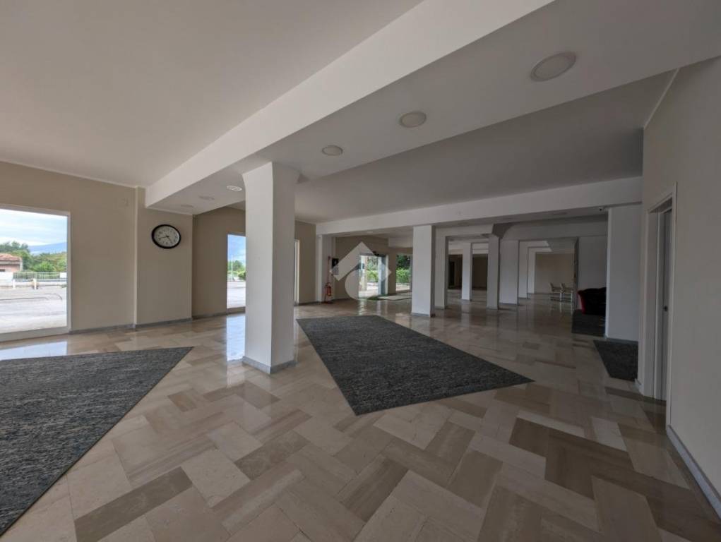 negozio in affitto a Paolisi