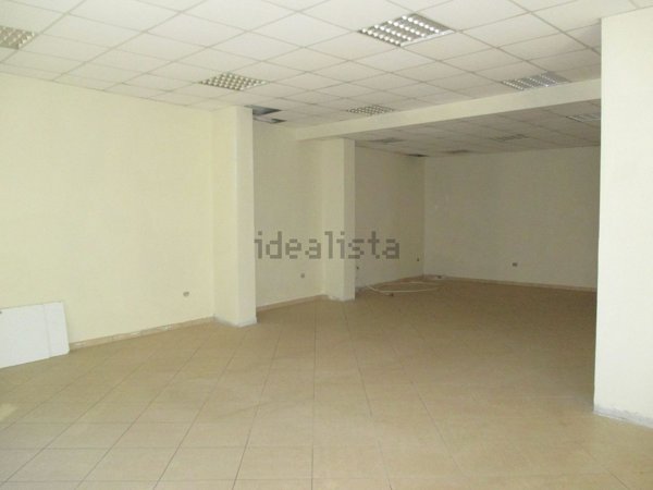locale commerciale in affitto a Pietrelcina