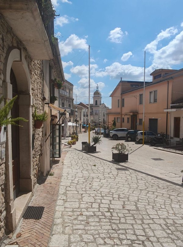 locale commerciale in affitto a Pietrelcina