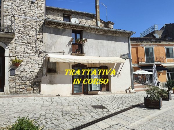 locale commerciale in affitto a Pietrelcina