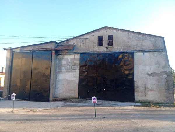 locale commerciale in affitto a Pietrelcina